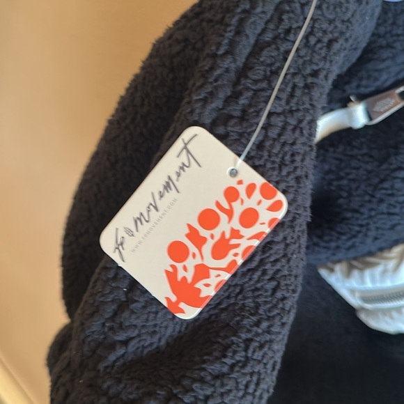 Free People Journey Ahead Vest Size XL Black Combo Half Zip NEW - Picture 11 of 13